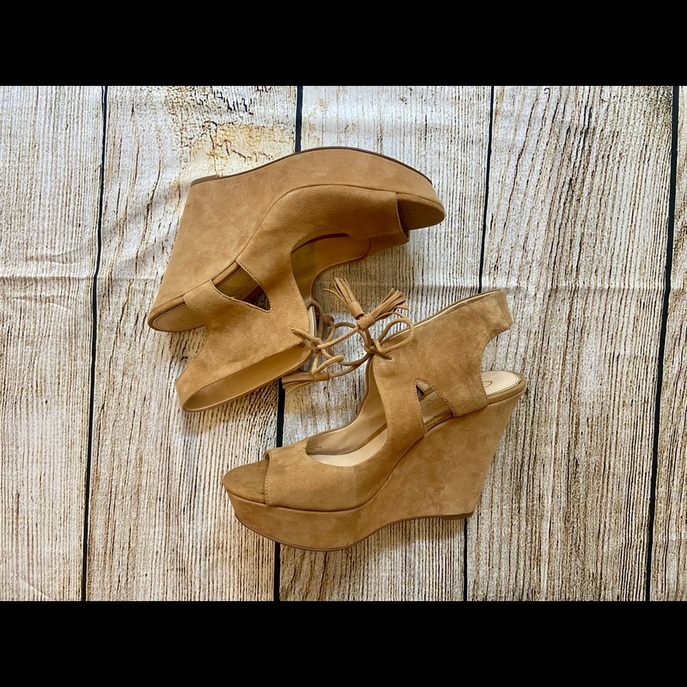 Jessica Simpson Tan Wedges